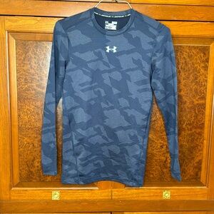 Under armor men’s M navy camo compression coldgear, NWOT, gently worn, great con